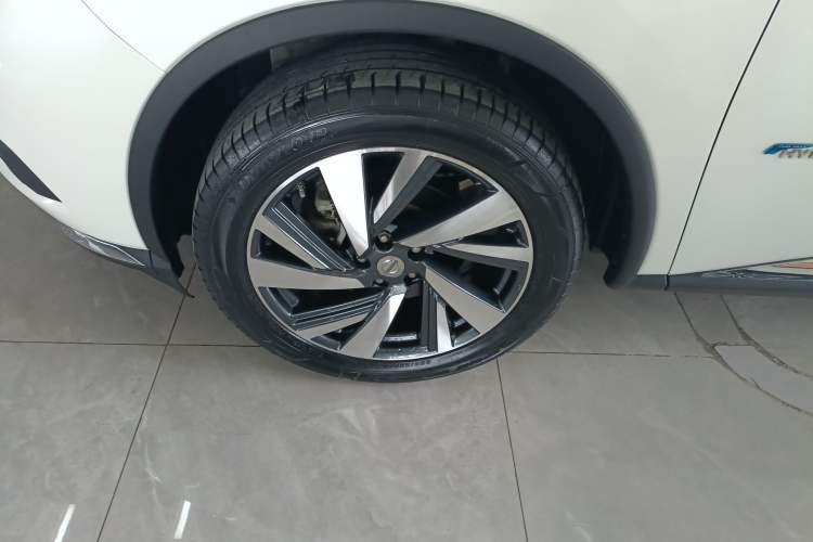 Used Nissan Murano 2015 2.5 S/C HEV XL Two-Wheel Drive Hybrid Luxury Edition Left Front Wheel Hub