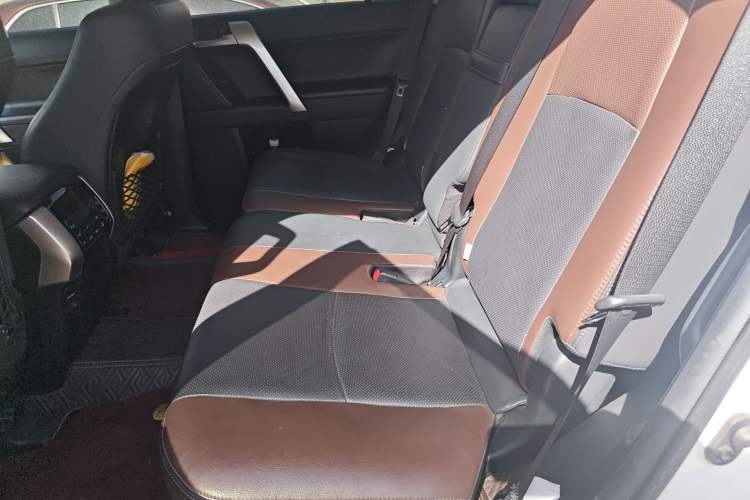 Used Toyota Prado 2019 3.5L Automatic TX-L Deluxe Edition with Rear-Mounted Spare Tire Left Rear Seat