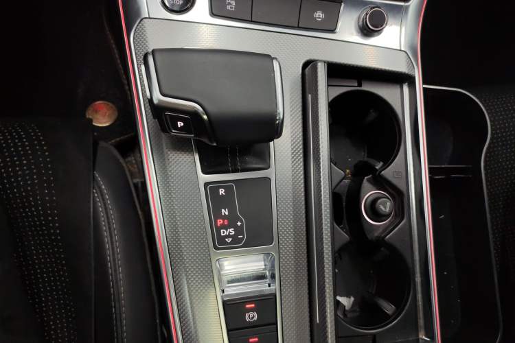 Used Audi A6L 2021 40 TFSI Luxury Dynamic Edition Gear Lever