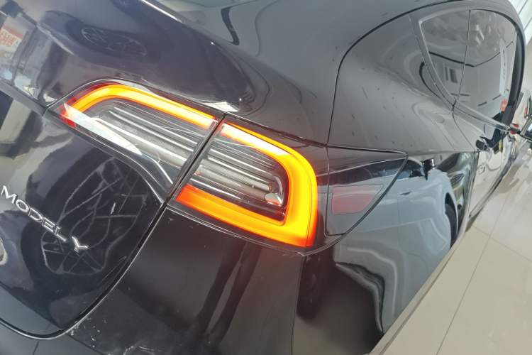 Used Tesla Model Y 2022 Rear-Wheel-Drive Version