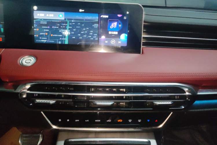 Used JETOUR X70 PLUS 2023 1.5T DCT Brave PLUS 7-Seater