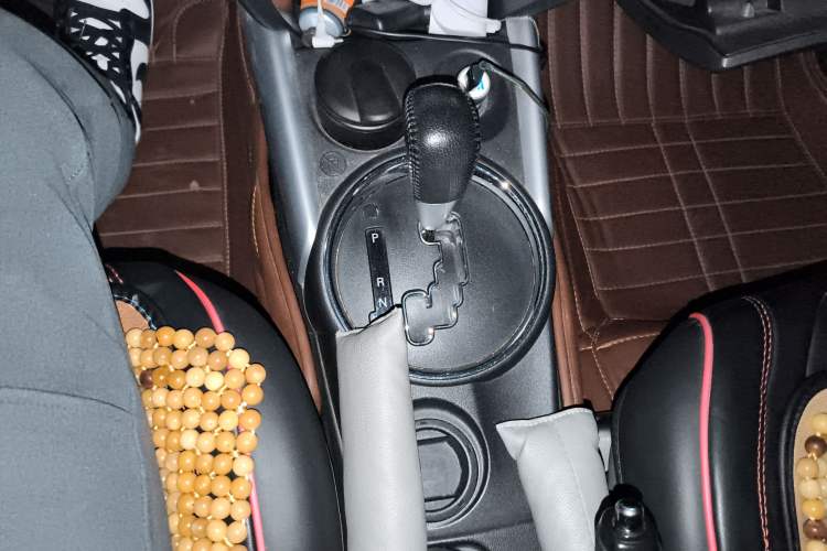 Used Peugeot 4008 2013 2.0L Two-Wheel Drive Luxury Version Gear Lever