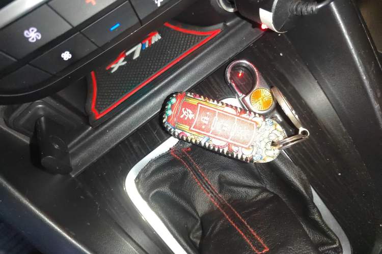 Used SWM X7 2016 1.8L Manual Luxury Edition 7 Seats
