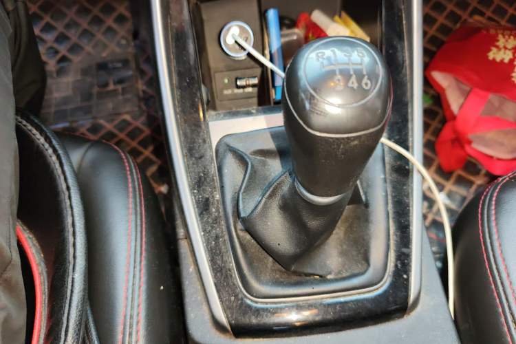 Used Hyundai Elantra (5th Generation / Langdong) 2015 1.6L Manual Leading Model
