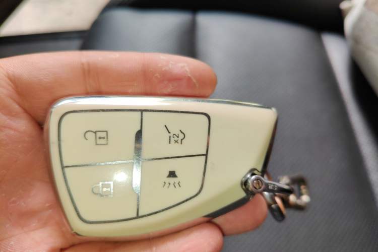 Used Buick Envision 2022 Encore Plus 652T Five-Seat All-Wheel-Drive Luxury Model Vehicle Key