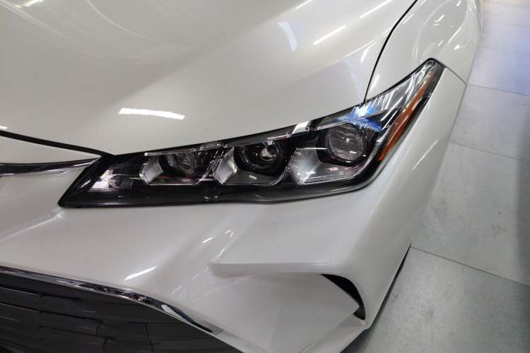 Used Toyota Avalon 2019 Dual-Engine 2.5L Luxury Edition China VI Standard