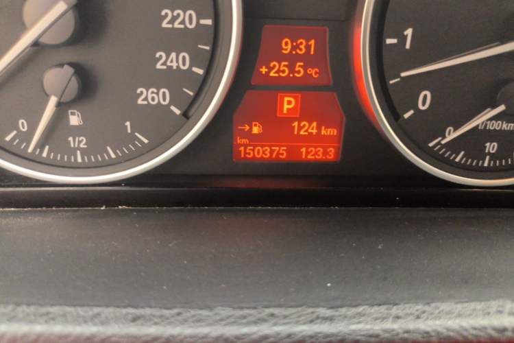 Used BMW X5 2011 xDrive35i Luxury Model Odometer Close Up