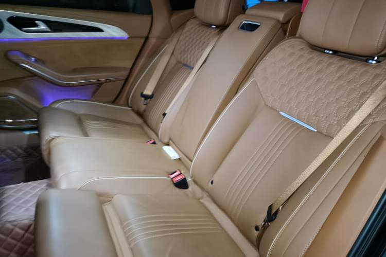 Used Hongqi H9 2020 2.0T Smart Connect Flagship Edition Interior 4