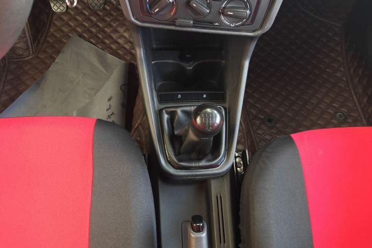 Used Volkswagen Santana 2021 1.5L Manual Fashion Edition Gear Lever