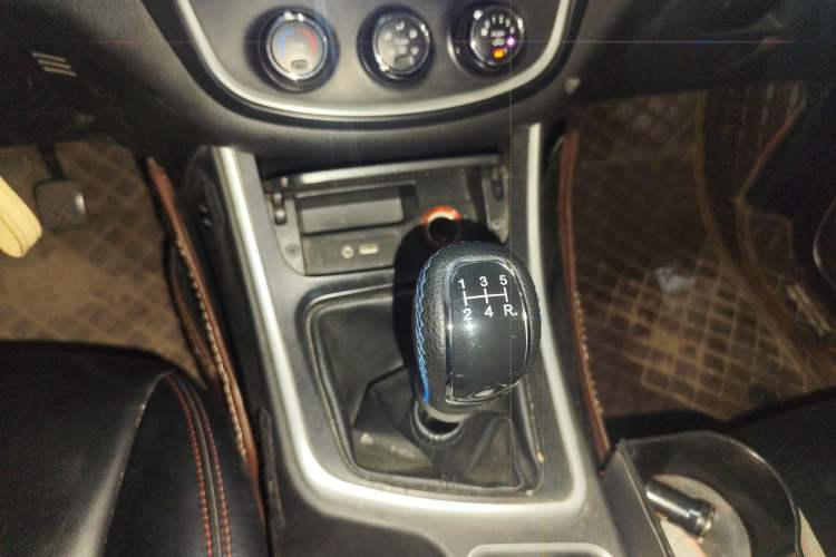 Used Baojun 560 2015 1.8L manual Comfort trim level