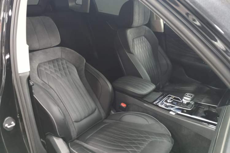 Used Hongqi HS5 2022 Facelifted Version 2.0T Smart Connect Flagship All-Wheel-Drive Edition
