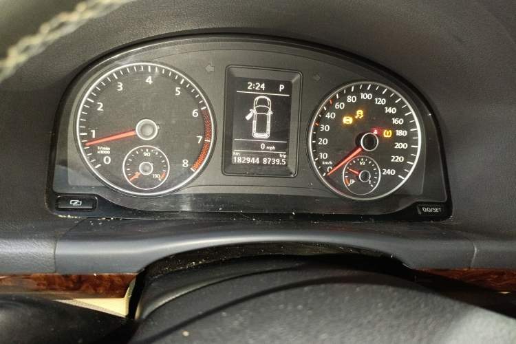 Used Volkswagen Touran 2011 1.4T DSG ZhiZhen Edition 5 Seats Instrument Cluster