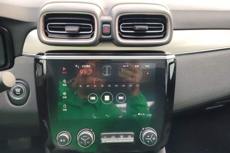 Used Lynk & Co 03 2018 1.5TD DCT Version China V Standard Audio And AC Panel