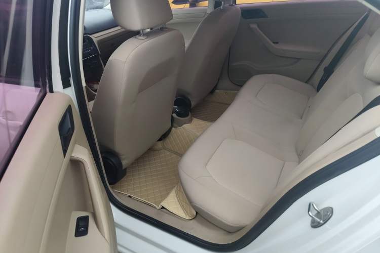 Used Volkswagen Jetta 2015 1.6L Manual Fashion Edition