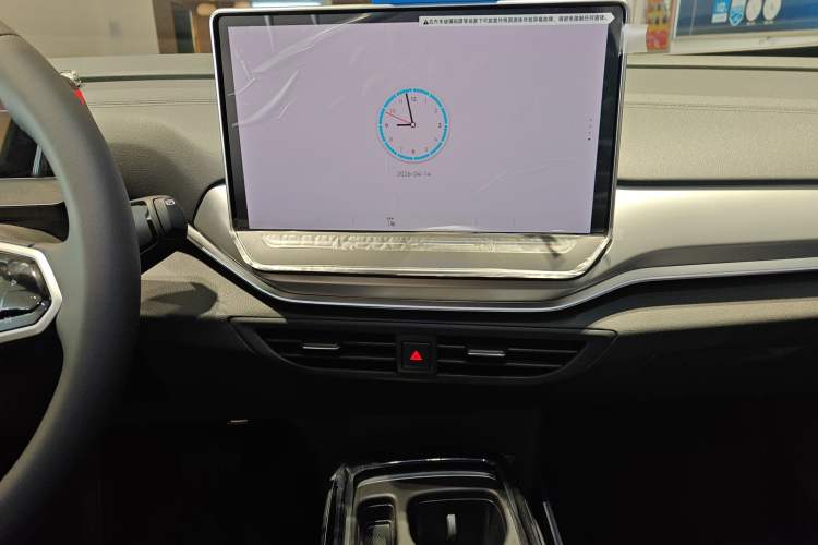 Used Volkswagen ID.4 CROZZ 2025 Pure Edition Audio And AC Panel