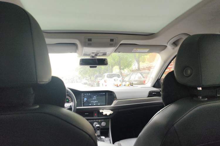 Used Volkswagen Sagitar 2020 280TSI DSG Comfort Version China VI Standard Headliner