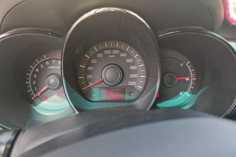 Used Kia K2 2012 Sedan 1.4L MT GLS Commemorative Edition