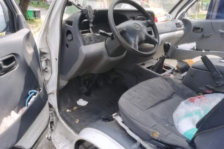 Used Jinbei Hiace 2014 2.0L 5th Generation Kuaiyunwang Business Version 4G19 Driver Seat