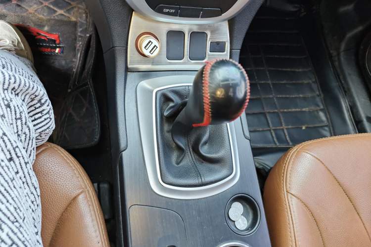 Used GAC Trumpchi GS5 2013 2.0L Manual Two-Wheel Drive Special Edition in Light Interior