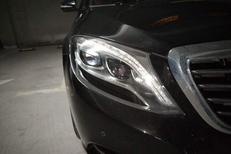 Used Mercedes-Benz S-Class 2014 S 320 L Luxury Model Right Front Headlight