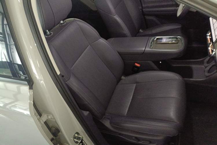 Used Leapmotor B10 2025 510 LiDAR Version Right Front Seat