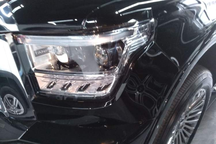 Used Tank 500 New Energy 2025 Hi4-Z Left Front Headlight