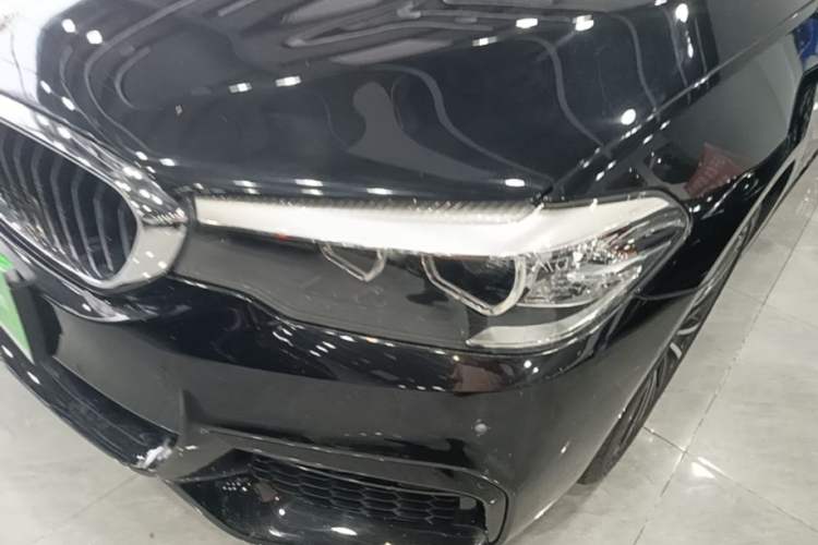 Used BMW 5 Series 2019 Facelifted 530Li Leading Edition M Sport Package
