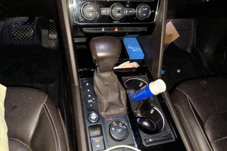 Used Volkswagen Teramont 2017 380TSI Four-Wheel Drive Luxury Edition Gear Lever