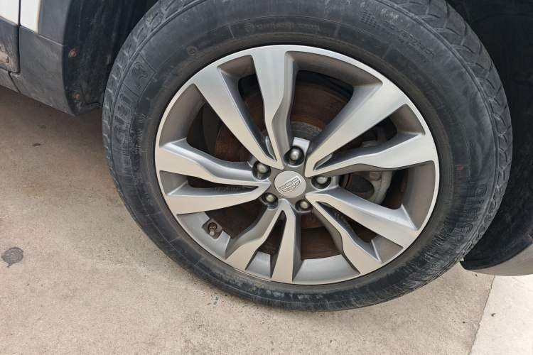 Used Geely Auto Emgrand X7 Sport 2016 2.0L Manual Smart Connect Version
