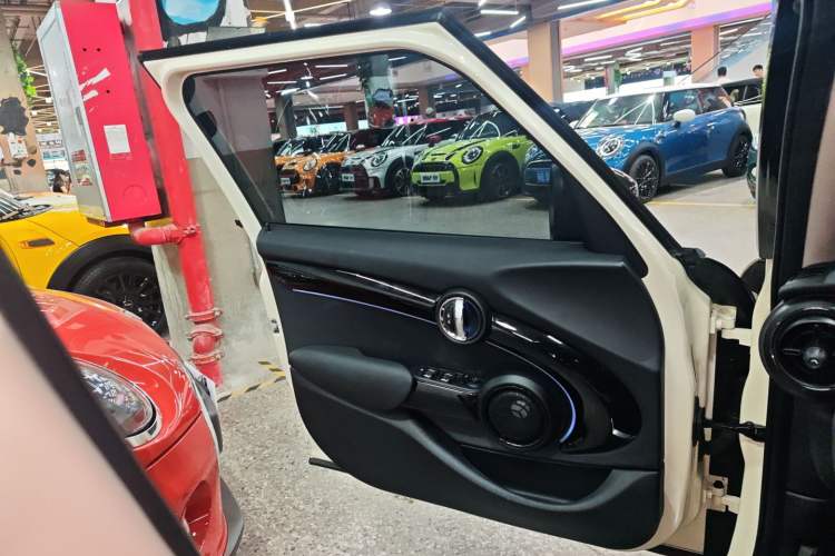 Used MINI MINI 2022 2.0T COOPER S Artist Five-Door Edition