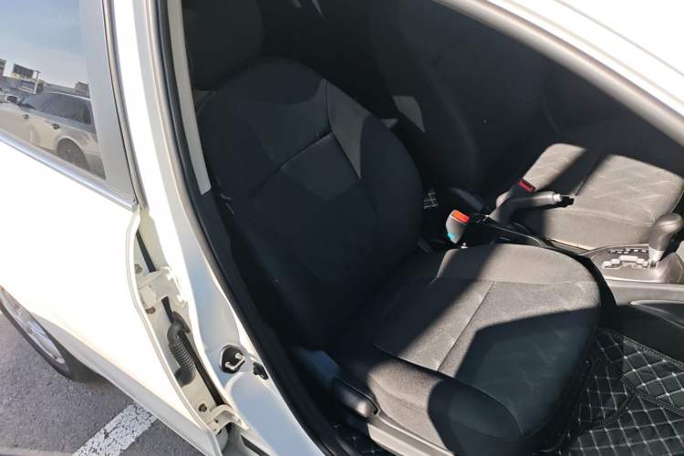 Used Kia K2 2015 Sedan 1.4L Automatic GLS Right Front Seat