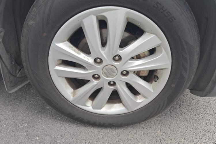 Used Suzuki SX4 2013 1.6L Automatic CoolRide Model Right Front Wheel Hub