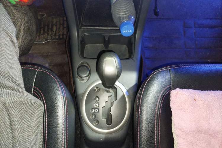 Used Suzuki Swift 2015 1.5L Automatic Limited Edition Gear Lever