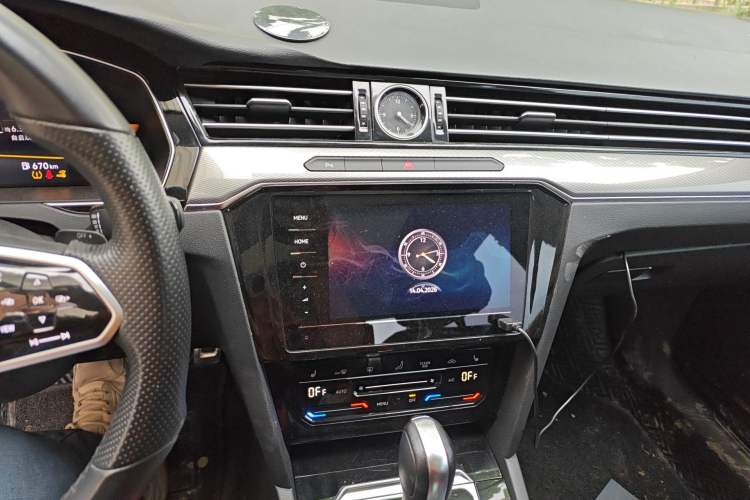 Used Volkswagen Magotan 2023 2 Million Units Limited Edition 330TSI DSG Leading Version Audio And AC Panel