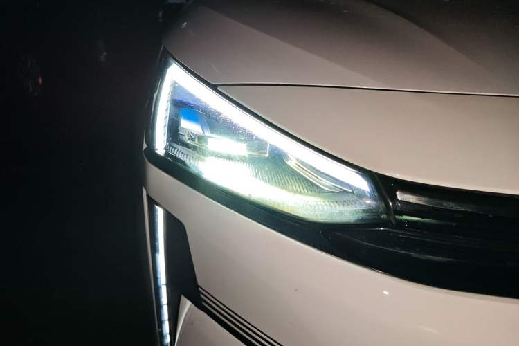 Used Geely Galaxy L6 2024 125km PLUS Dragon Edition
