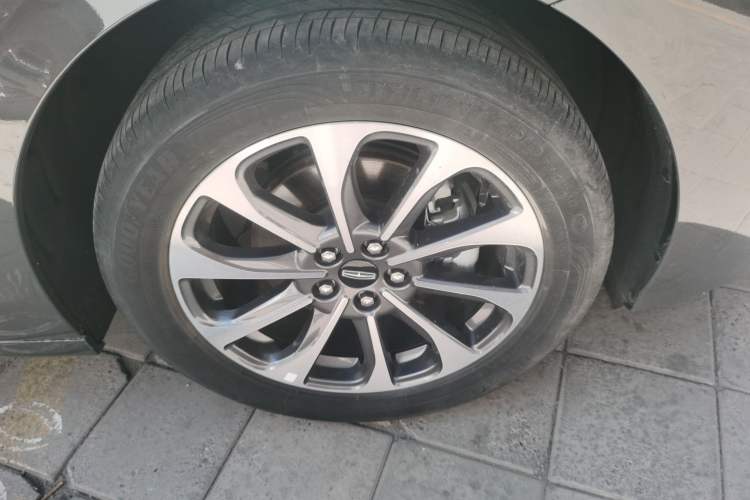 Used Lincoln Z 2022 iXiang Luxury Edition Right Front Wheel Hub