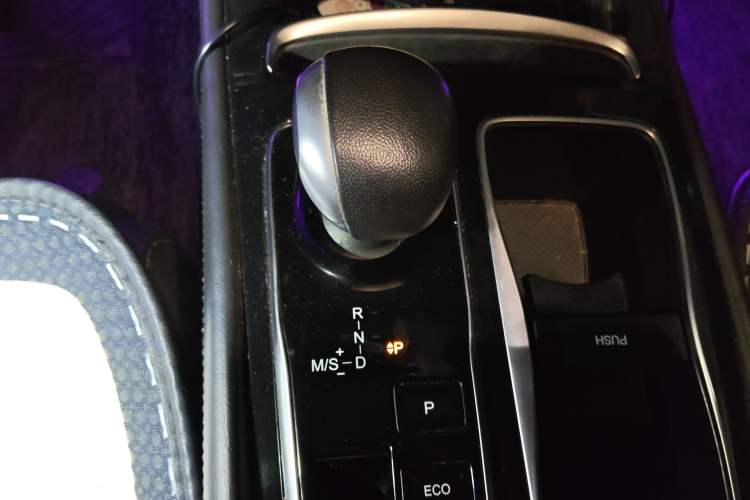 Used GAC Trumpchi GA6 2022 270T Automatic Elite Edition Gear Lever