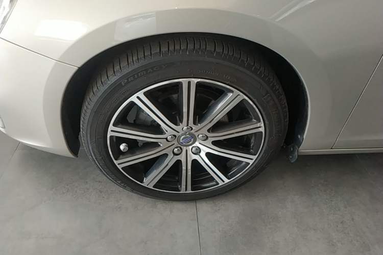 Used Volvo S60 2018 S60L T5 Intelligent Drive Progressive Edition
