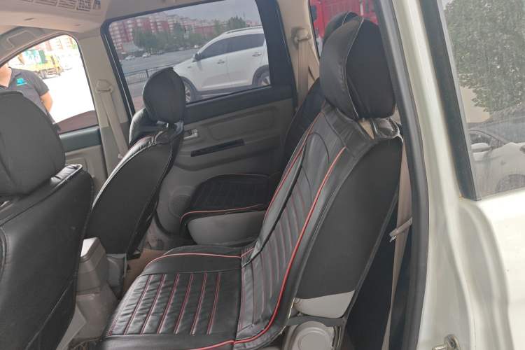 Used BAIC Weiwang M20 2014 1.5L Comfort Version BJ415B Left Rear Seat