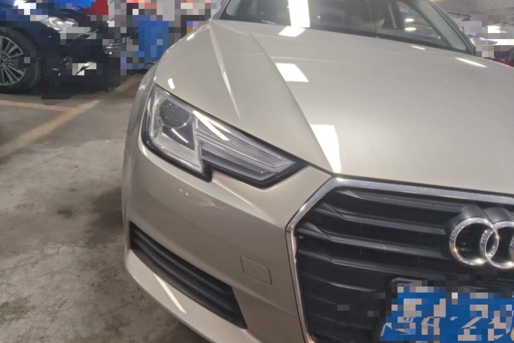 Used Audi A4L 2017 40 TFSI Ambition Edition
