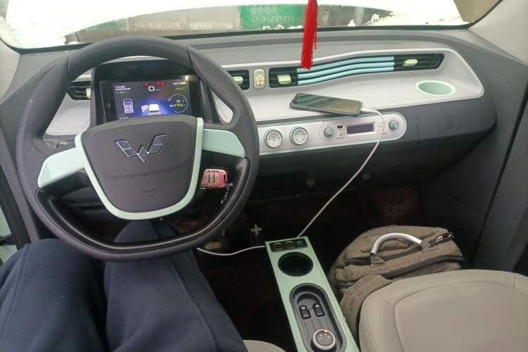 Used Wuling Hongguang MINIEV 2022 Macaron Premium Model – Lithium Ternary Battery
