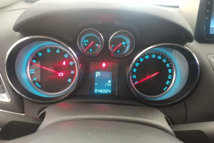 Used Buick Encore 2015 1.4T Automatic Two-Wheel Drive Urban Elite Version