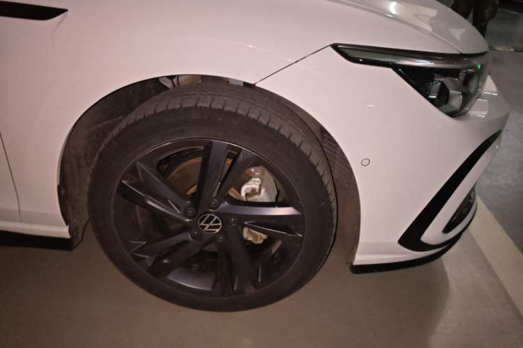 Used Volkswagen Golf 2021 280TSI DSG R-Line Right Front Wheel Hub