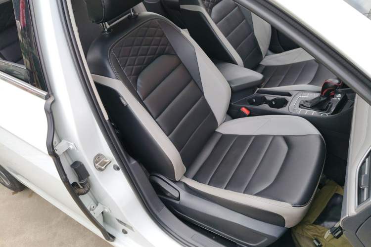 Used Volkswagen Bora 2023 280TSI DSG Prestige Edition
