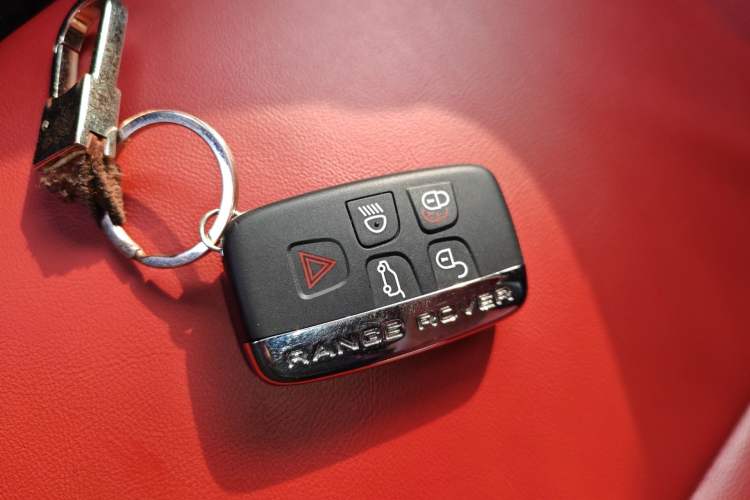 Used Land Rover Range Velar 2019 250 PS Vehicle Key