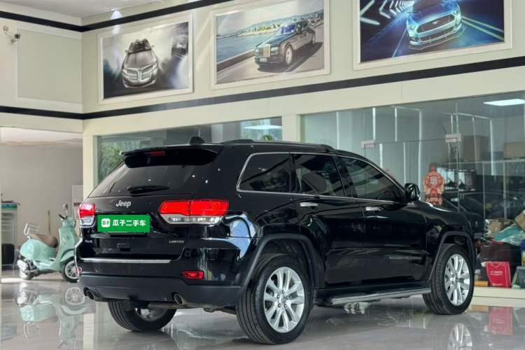 Used Jeep Grand Cherokee 2016 3.0L Comfort Navigation Edition Rear Right 45 Deg