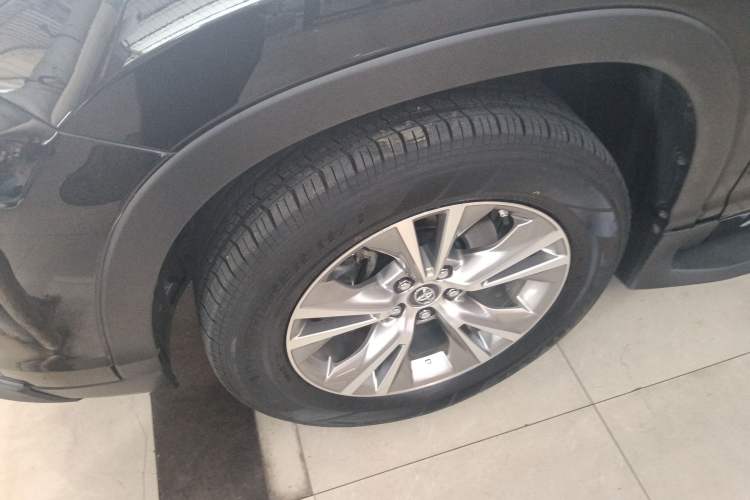 Used Toyota Highlander 2018 2.0T Two-Wheel Drive Elite Version 5 Seats China VI Standard