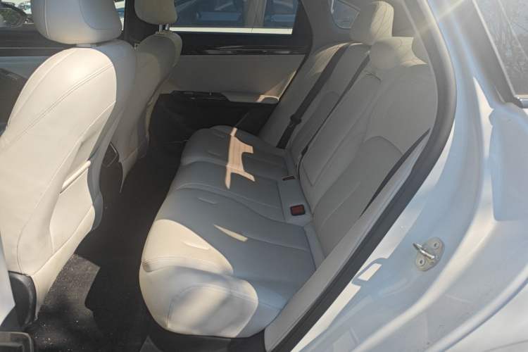 Used Geely Galaxy L6 2023 125km Starship