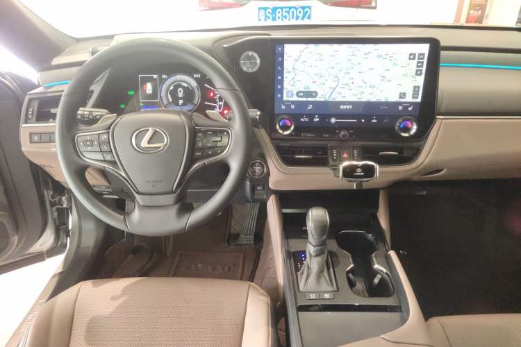 Used Lexus ES 2025 300h Deluxe Edition
