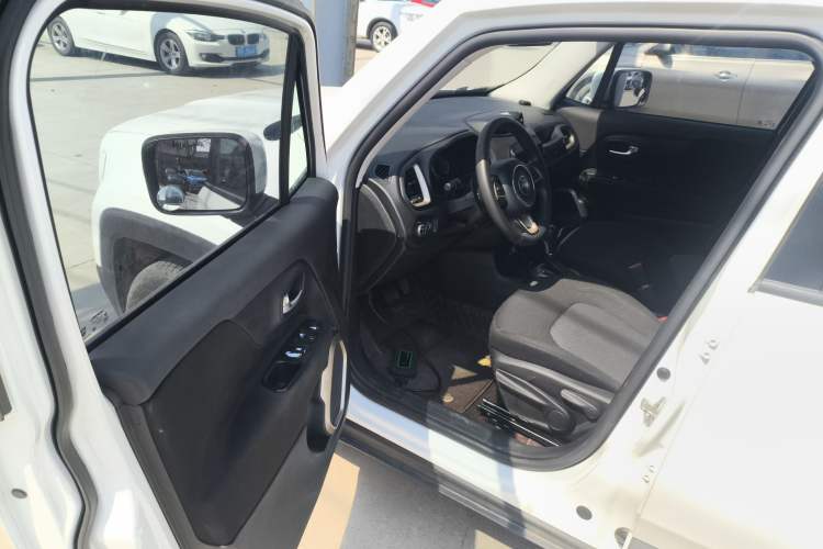 Used Jeep Renegade 2016 1.4T Automatic Kinetic Edition
